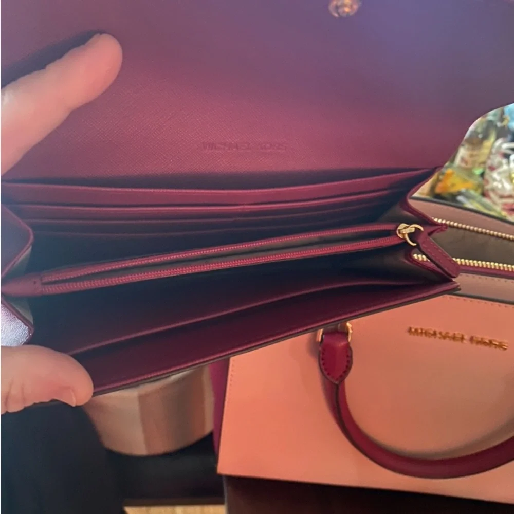 Michael Kors purse/wallet combo - Picture 4 of 4